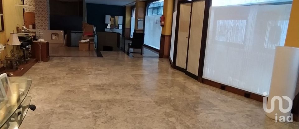 Shop / premises commercial of 380 m² in Benavente (49600)