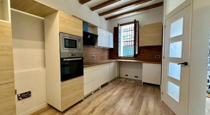 Casa adossada 4 habitacions de 150 m² a Barcelona (08030)