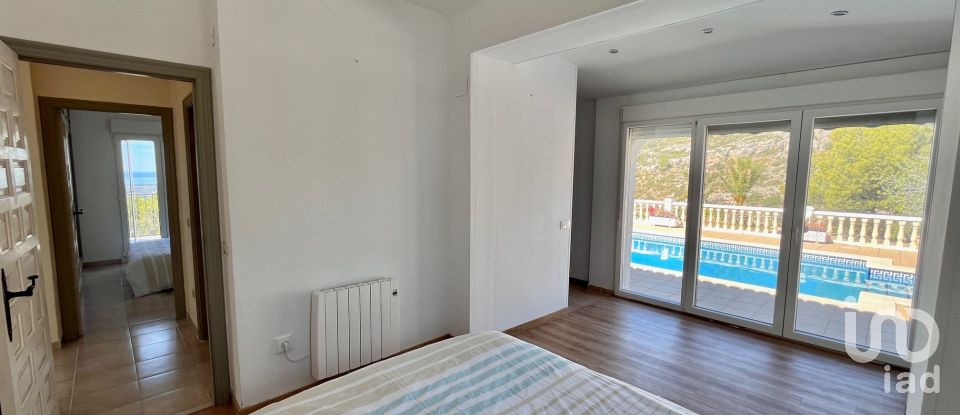 Cottage 4 bedrooms of 270 m² in Alcossebre (12579)