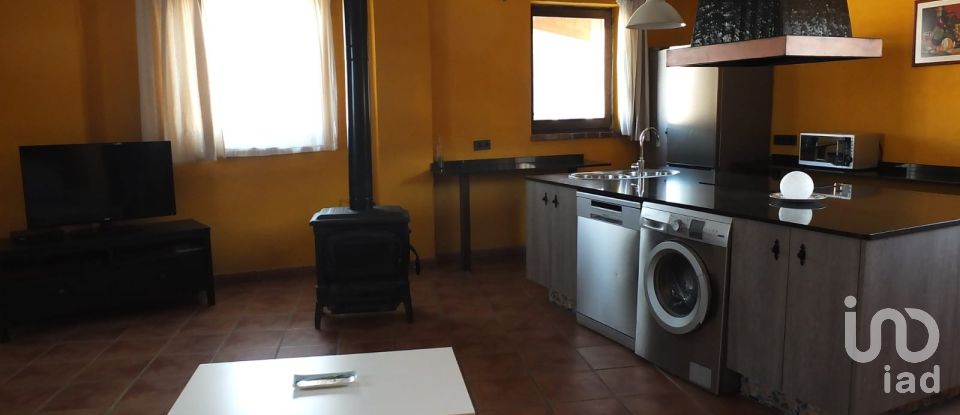 Lodge 7 bedrooms of 960 m² in Montamarta (49149)