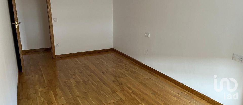 Piso 3 habitaciones de 92 m² en León (24006)
