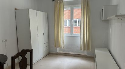 Piso 2 habitaciones de 60 m² en León (24007)