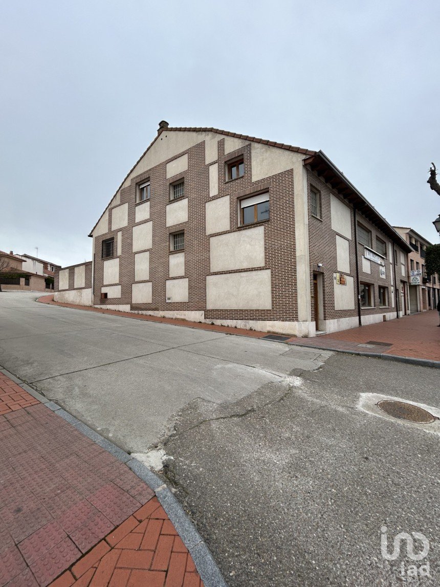 Shop / premises commercial of 594 m² in Olmedo (47410)