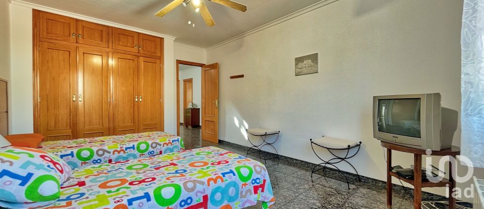 Casa 4 habitaciones de 275 m² en Nucleo Benirrama (03788)
