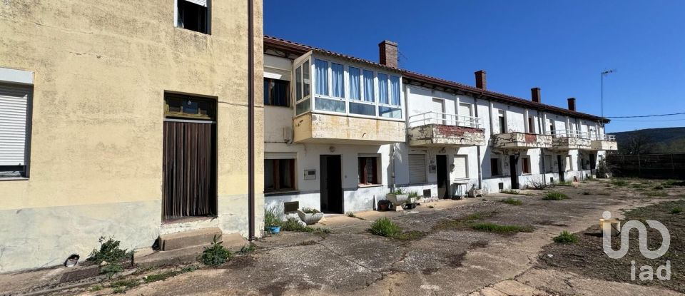 Casa de poble 18 habitacions de 854 m² a Campo y Santibañez (24610)