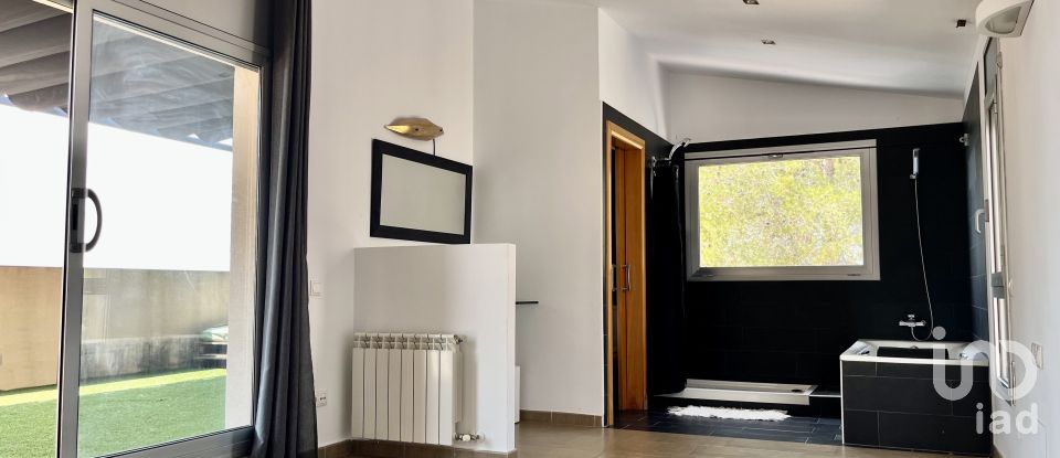 Demeure 4 chambres de 245 m² à Corbera de Llobregat (08757)