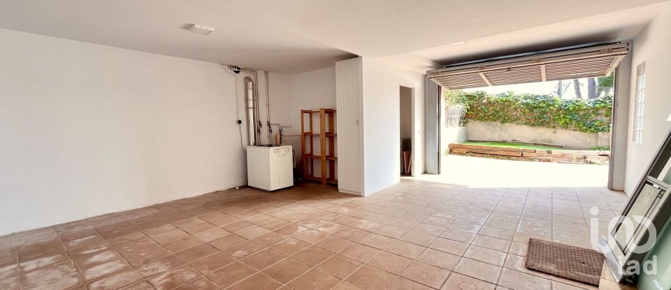 Vivienda 4 habitaciones de 245 m² en Corbera de Llobregat (08757)