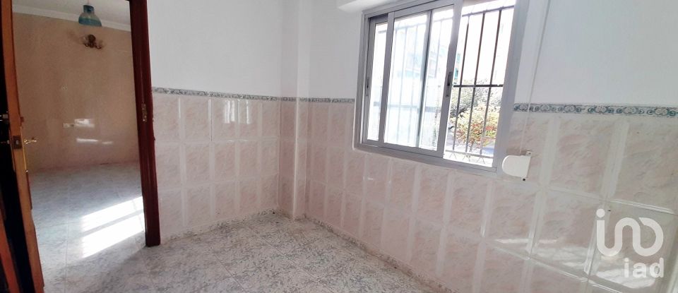 Pis 3 habitacions de 56 m² a Alicante/Alacant (03014)