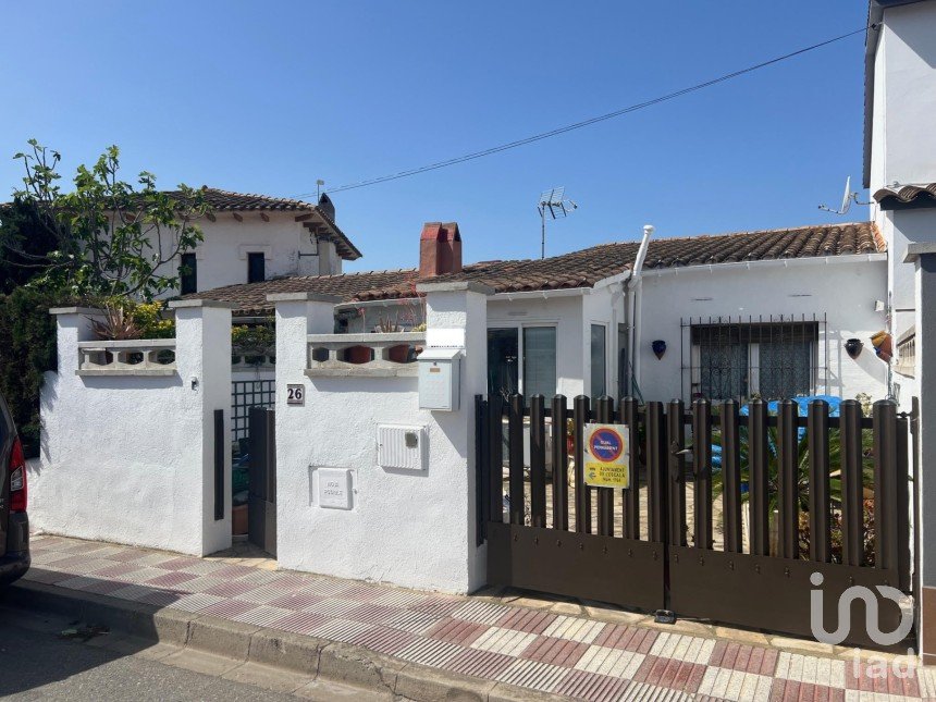 Maison traditionnelle 3 chambres de 114 m² à L'Escala (17130)