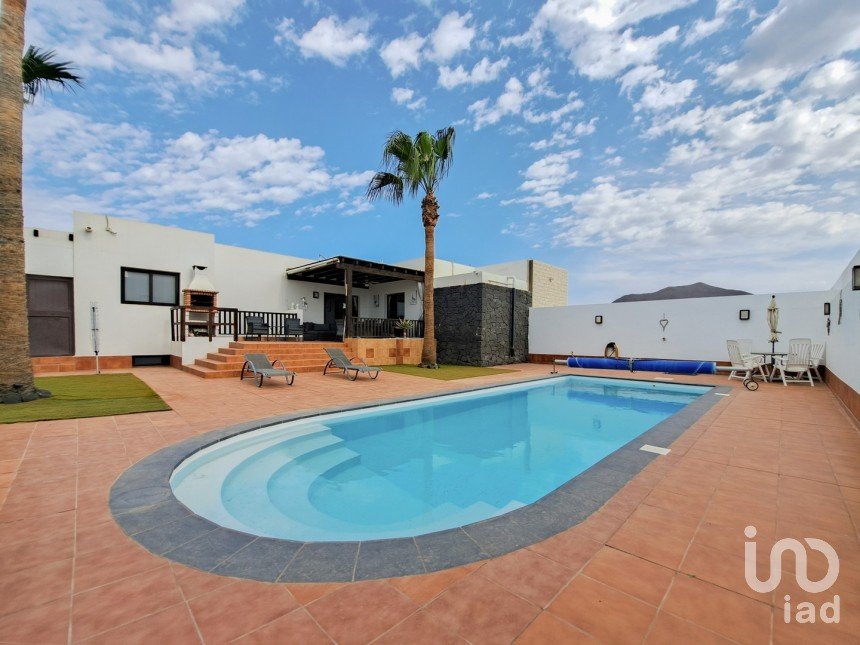 Casa 5 habitaciones de 180 m² en Playa Blanca (35580)