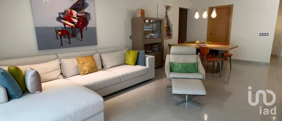 Surface diverse 2 chambres de 124 m² à El Paraiso (29688)