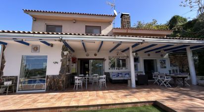 House 4 bedrooms of 1,800 m² in Olivella (08818)