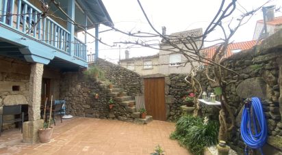 Traditional house 3 bedrooms of 220 m² in Cambados (36630)