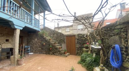 Casa tradicional 3 habitacions de 220 m² a Cambados (36630)
