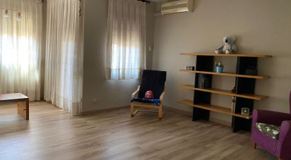Pis 3 habitacions de 94 m² a Cornella de Llobregat (08940)