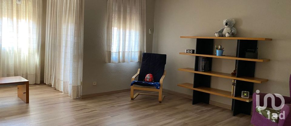 Pis 3 habitacions de 94 m² a Cornella de Llobregat (08940)