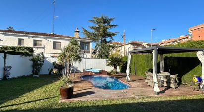 House 4 bedrooms of 293 m² in Calafell (43820)