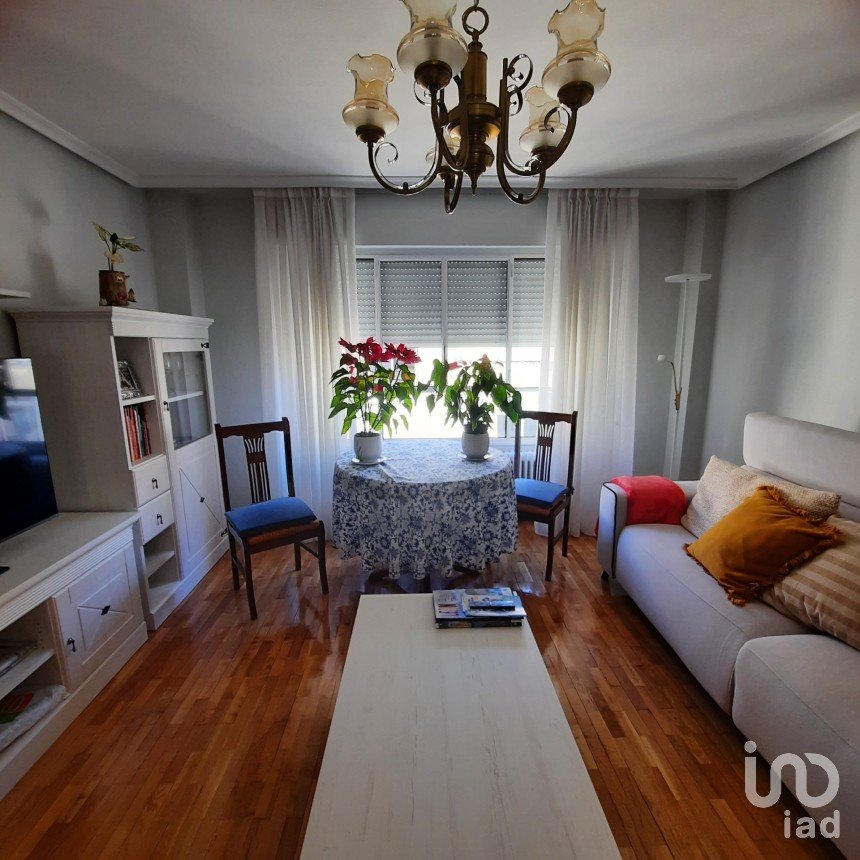 Appartement 2 chambres de 70 m² à León (24006)