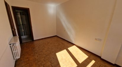 Estudi 4 habitacions de 115 m² a León (24002)