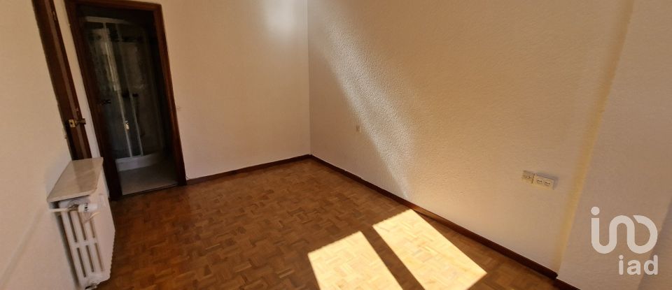 Studio 4 bedrooms of 115 m² in León (24002)