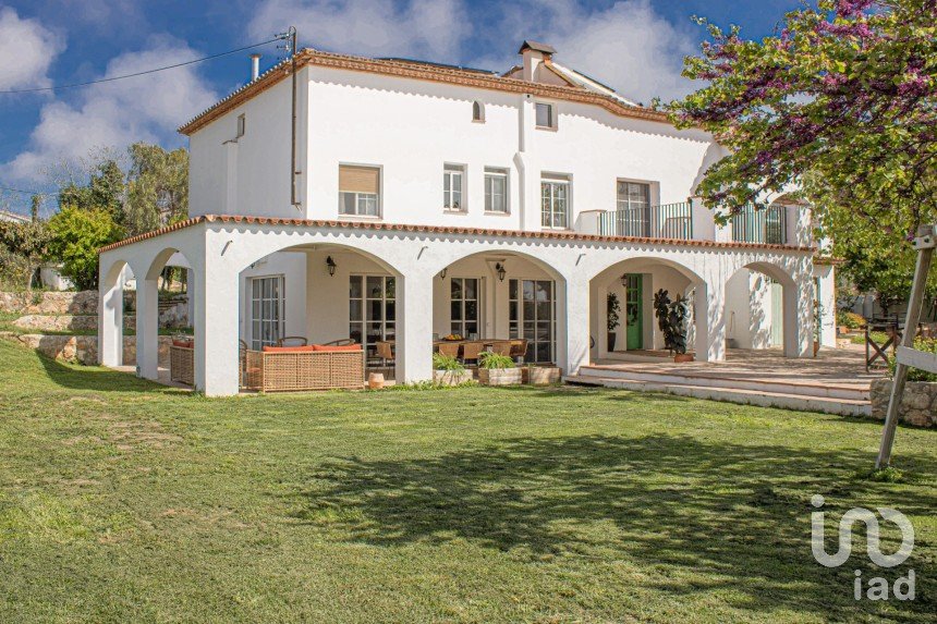 Country house 6 bedrooms of 390 m² in Vilanova i la Geltrú (08800)