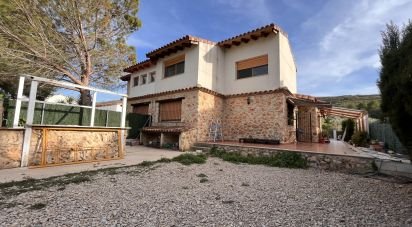 Casa d'habitatge 3 habitacions de 160 m² a Macastre (46368)
