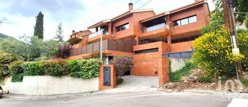 Chalet 4 habitaciones de 413 m² en Corbera de Llobregat (08757)