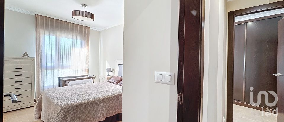 Appartement 2 chambres de 80 m² à Dena (36967)