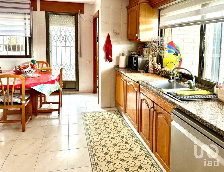 Maison 4 chambres de 230 m² à Sant Carles de La Rapita (43540)
