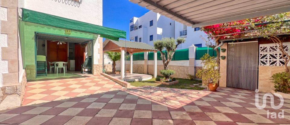 Chalet 3 habitaciones de 224 m² en Playa Santa Ana (03779)
