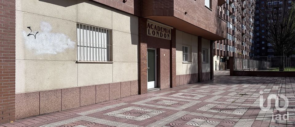 Shop / premises commercial of 102 m² in León (24009)