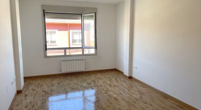Piso 2 habitaciones de 91 m² en Santa María del Páramo (24240)