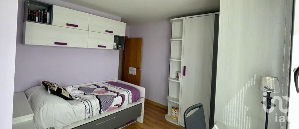 Pis 3 habitacions de 89 m² a León (24005)