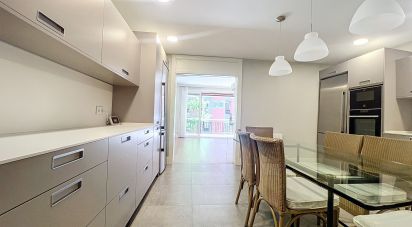 Piso 3 habitaciones de 209 m² en Barcelona (08021)