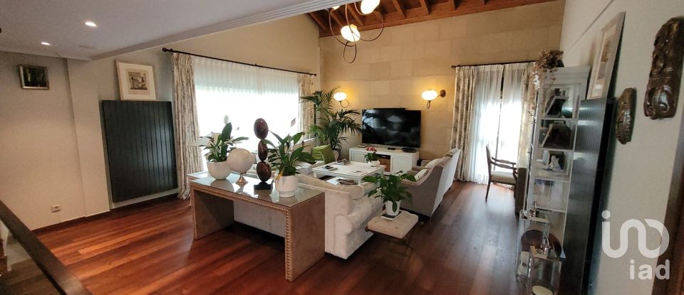 House 3 bedrooms of 254 m² in Oion (01320)