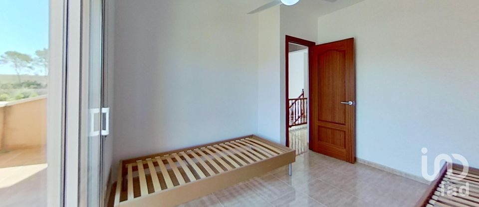 Gîte 4 chambres de 296 m² à El Vendrell (43700)