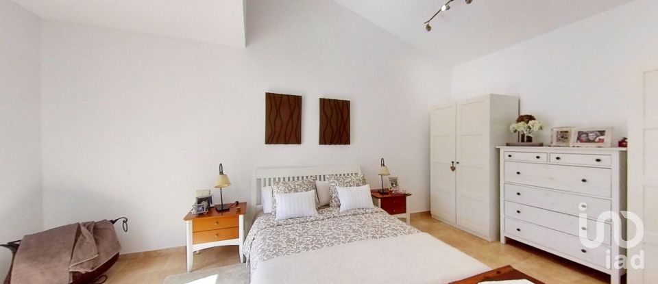 Casa 4 habitacions de 356 m² a Banyeres del Penedès (43711)