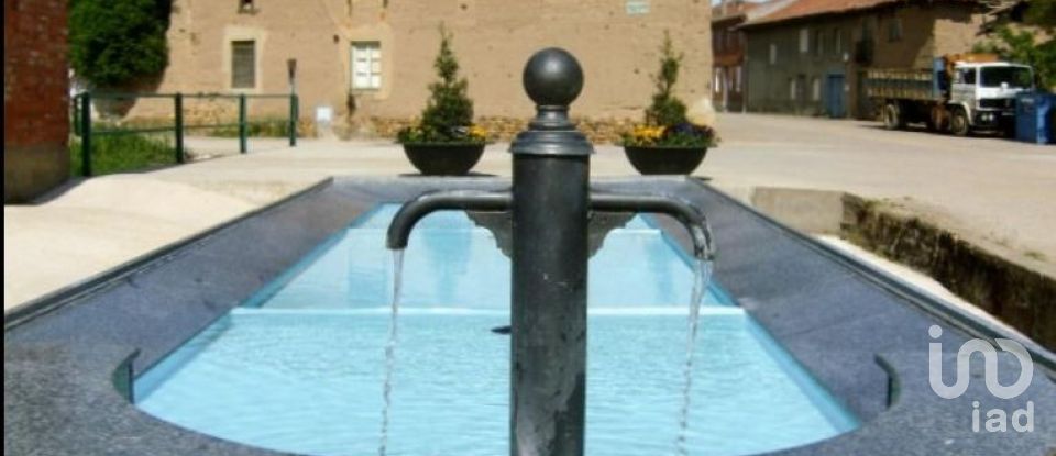 House 5 bedrooms of 307 m² in San Feliz de Orbigo (24287)