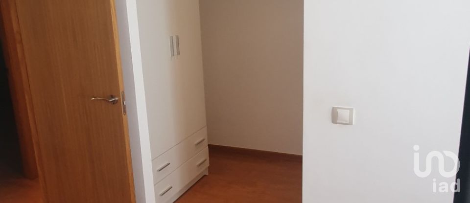 Appartement 3 chambres de 90 m² à Sax (03630)