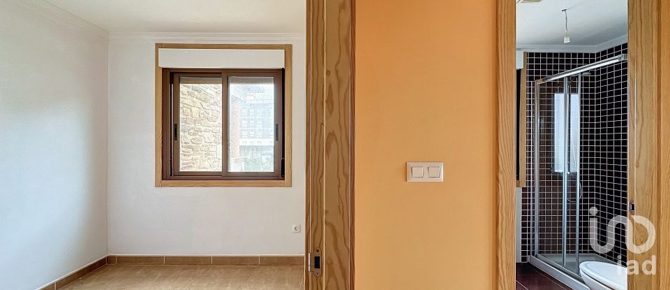 Building 2 bedrooms of 64 m² in Noalla (36990)