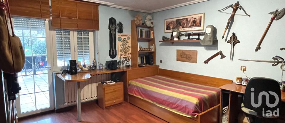 House 4 bedrooms of 501 m² in Trobajo del Camino (24010)