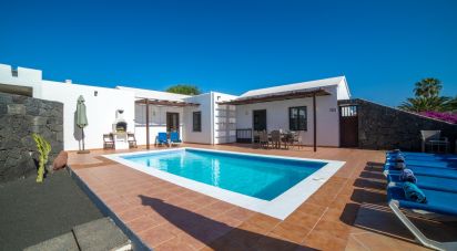 Casa 4 habitaciones de 130 m² en Playa Blanca (35580)
