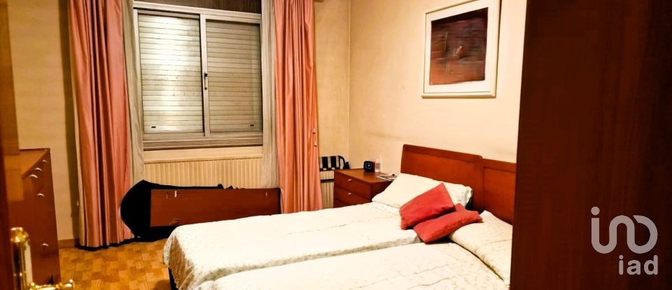 Varias superficies 5 habitaciones de 158 m² en Manresa (08240)