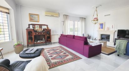 Casa 6 habitaciones de 240 m² en Málaga (29018)