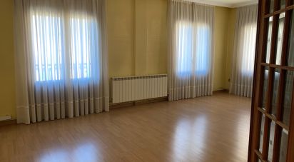 Apartment 4 bedrooms of 164 m² in Quel (26570)