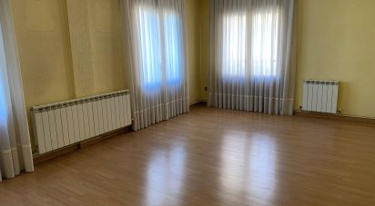 Apartment 4 bedrooms of 164 m² in Quel (26570)