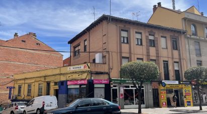 Edifici de 799 m² a León (24009)