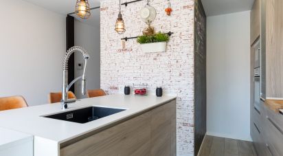 Casa 4 habitaciones de 230 m² en Sabadell (08208)