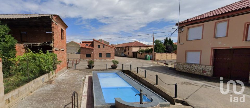 House 5 bedrooms of 307 m² in San Feliz de Orbigo (24287)