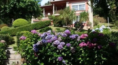 Cottage 4 bedrooms of 763 m² in Campaño (36157)